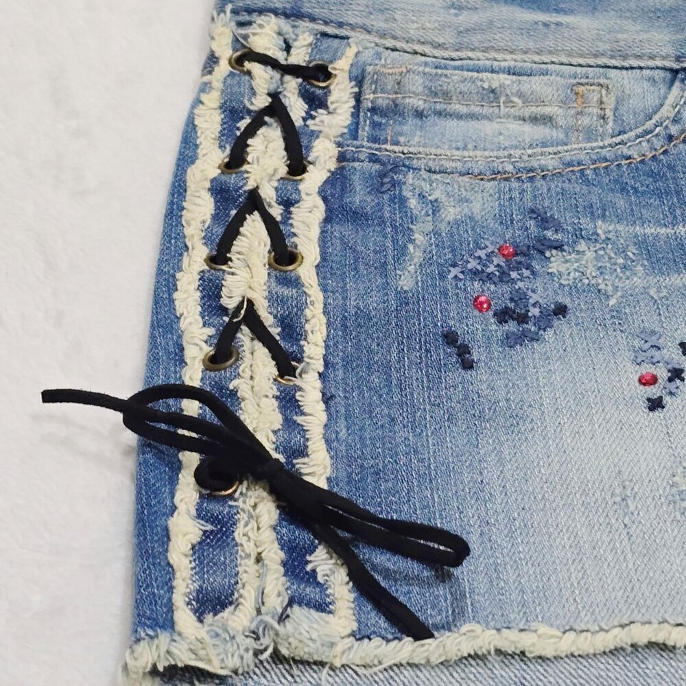 Express ✦ Corset Lace‑Up Denim Shorts ✦ Light Wash Distressed Jean Cutoffs Sz 2 - Picture 5 of 8